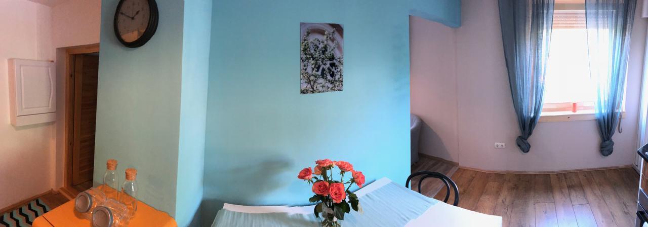 Tulipán Villa Panzió Szolnok Esterno foto